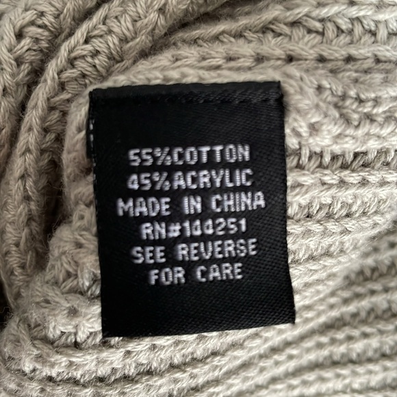 NWT. Beige long Sweater
Size L
Brand New - Picture 5 of 5